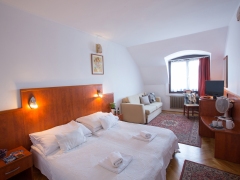 Triple room