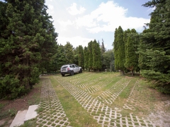 Enclosed parking place